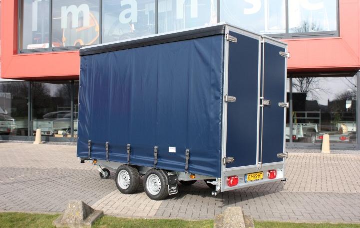 Plateauwagen met schuifhuifzeil