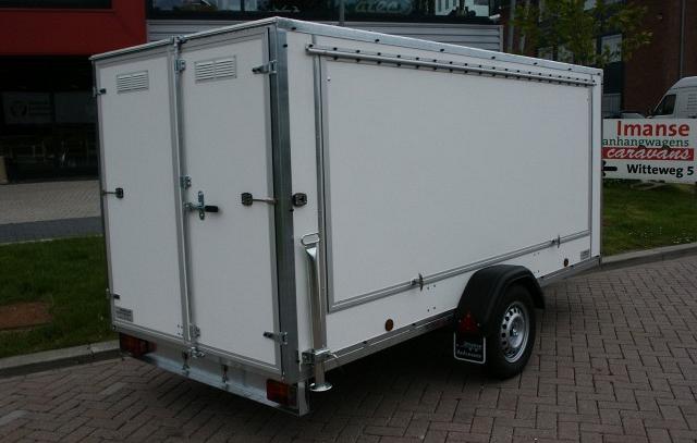 Surfplank gesloten aanhangwagen