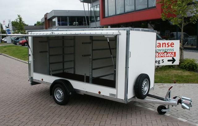 Surfplank gesloten aanhangwagen