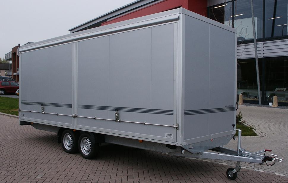 Humbaur gesloten wagen met grote zijklep