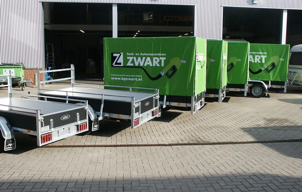 Bakwagen met bedrukte huif