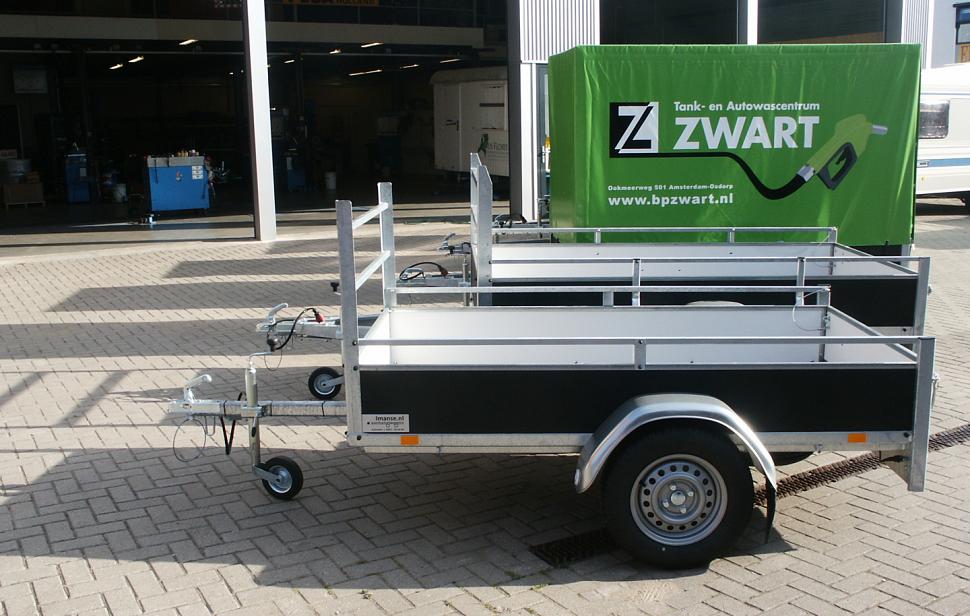 Bakwagen met bedrukte huif