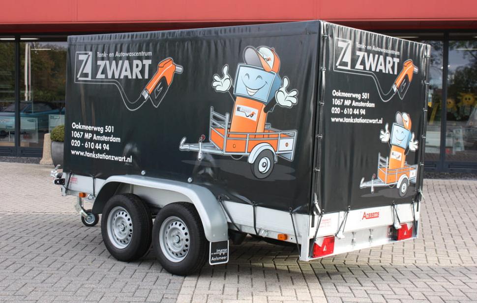 Bakwagen met bedrukte huif