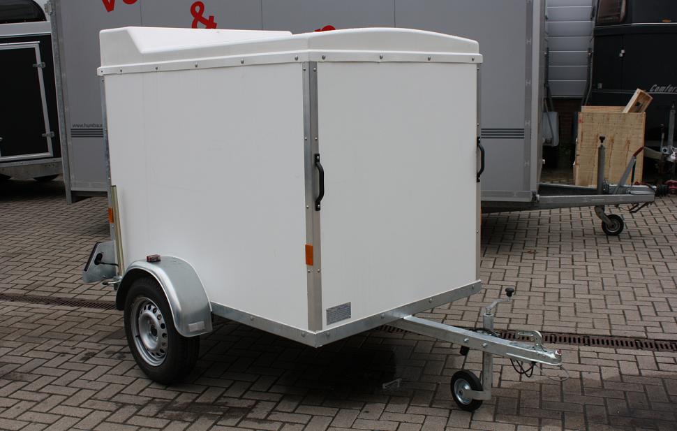geslotenwagen met rol luik achterzijde