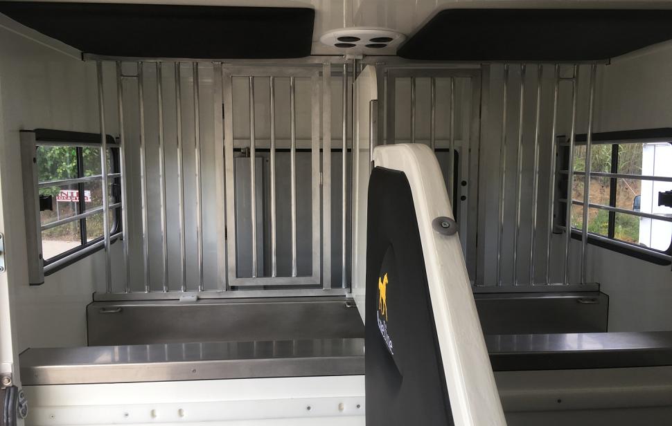 Paardenvrachtwagen / paardenauto automaat B-rijbewijs (3 pers)