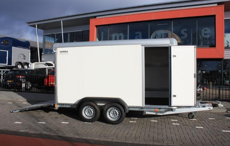 Henra gesloten bakwagen grote korting!!