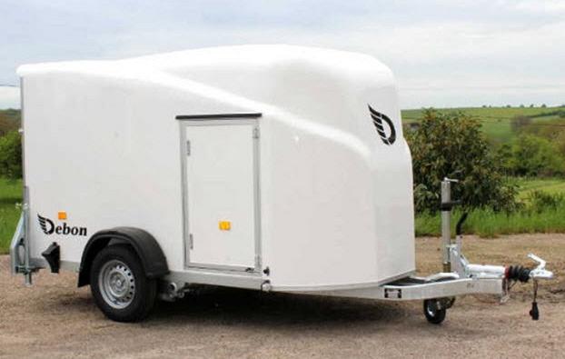 Debon Cargo 1300 Polyester wit + zijdeur / 1300kg