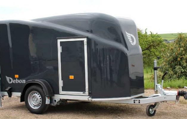 Debon Cargo 1300 Polyester + zijdeur / 1300kg (in kleur)