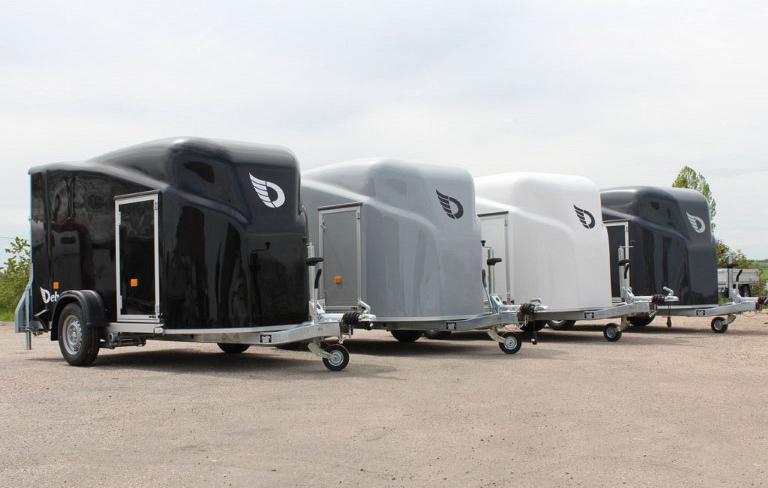 Debon Cargo 1300 Polyester + zijdeur / 1300kg (in kleur)