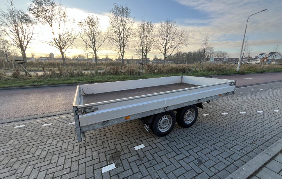 Hapert Plateauwagen / 2700kg