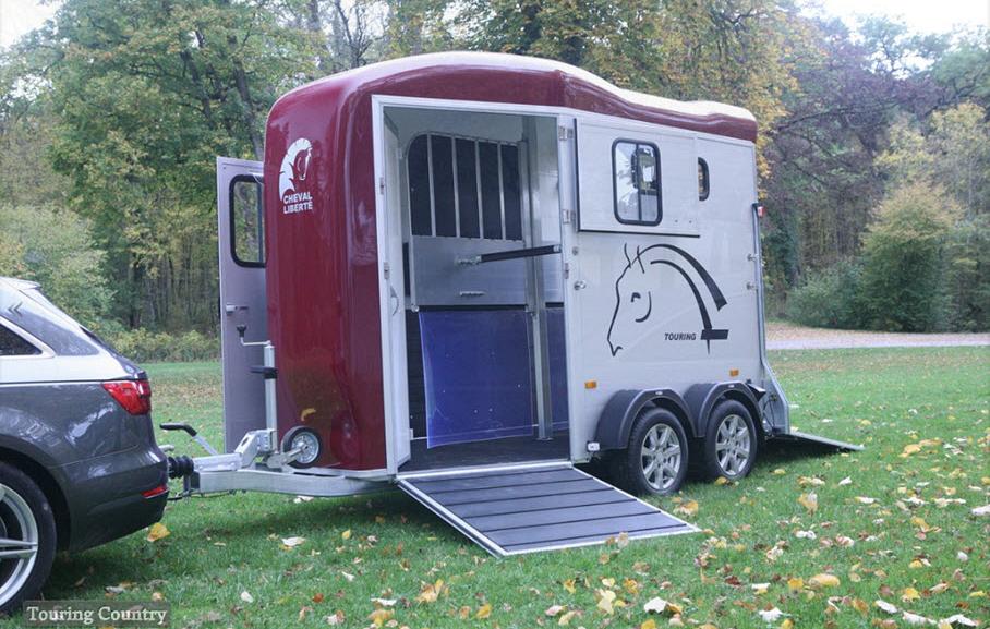 Cheval Liberté Touring Country Alu 2prds Vooruitloop  320x167x230cm 2000kg