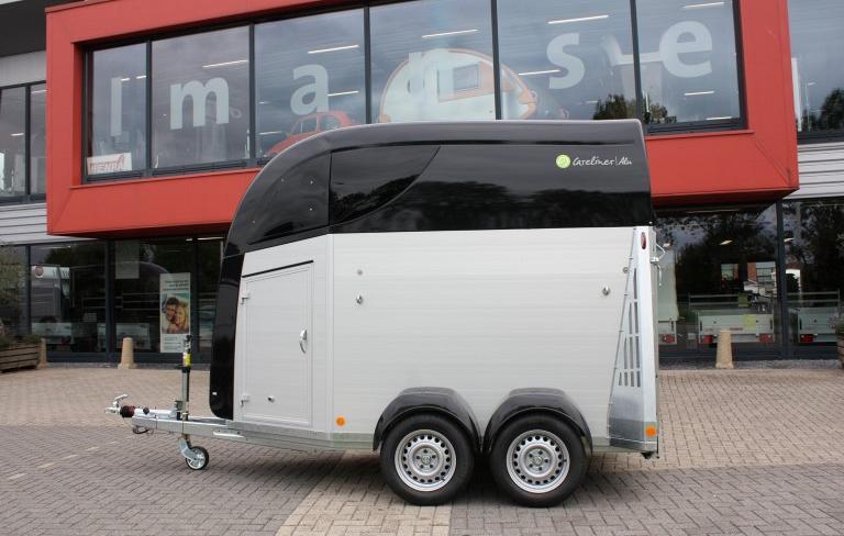 Careliner-ALU 2prds div.kleuren 348x169x239cm 2400/2700kg