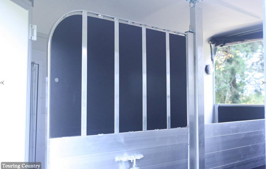 ChevaLiberté TouringCountry Alu 2prds Vooruitloop  320x167x230cm 2000kg