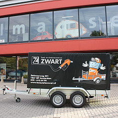 Bakwagen met bedrukte huif