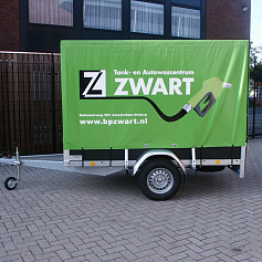 Bakwagen met bedrukte huif