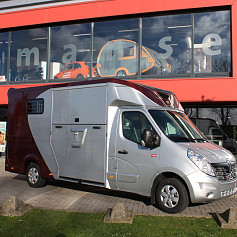 Paardenvrachtwagen huren