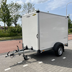 Humbaur gesloten aanhangwagen