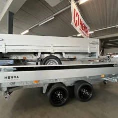 Aanhangwagens in de opruiming bij Imanse in Aalsmeer