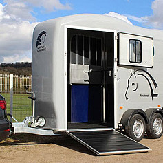 Cheval Liberté Touring Country Alu 2prds Vooruitloop  320x167x230cm 2000kg